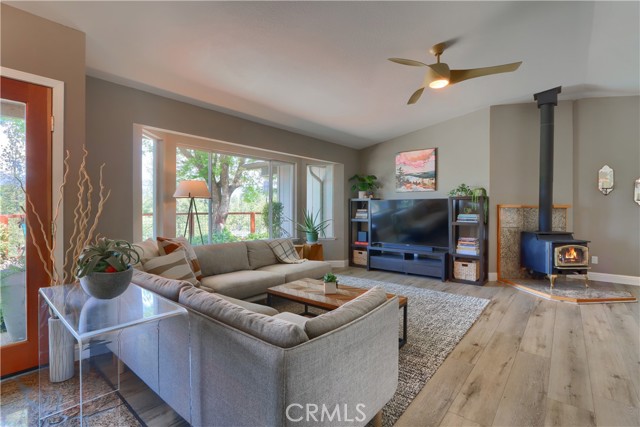 Detail Gallery Image 10 of 47 For 45792 Sutton Dr, Oakhurst,  CA 93644 - 4 Beds | 3 Baths