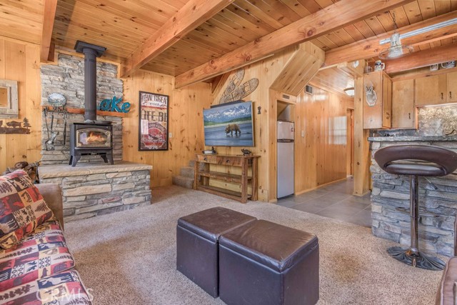 Detail Gallery Image 6 of 35 For 435 W Sherwood Bld, Big Bear City,  CA 92314 - 3 Beds | 1 Baths