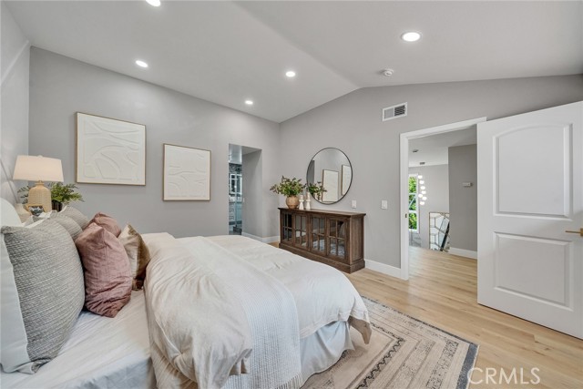 10 Lassen, Irvine CA: https://media.crmls.org/medias/1a6f8e94-eefe-4735-bce3-429f290d8ec5.jpg