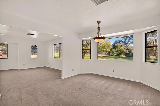 Detail Gallery Image 5 of 28 For 142 Honey Run Rd, Chico,  CA 95928 - 3 Beds | 2 Baths