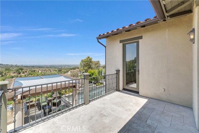 25 Village Way, Irvine CA: https://media.crmls.org/medias/1a6fd615-8054-4b10-9086-2076ec393de2.jpg