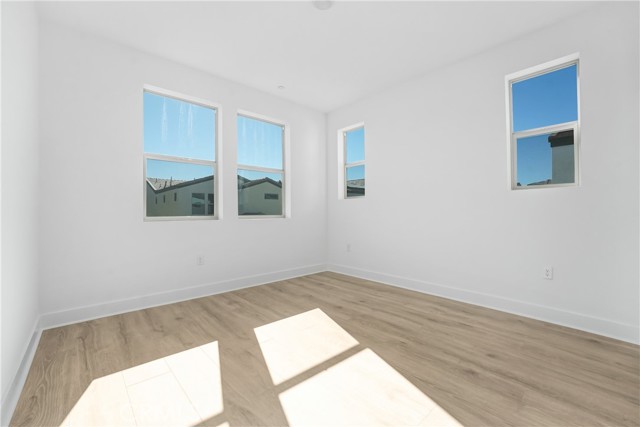 27333 Creekwood Lane, Valencia CA: https://media.crmls.org/medias/1a70489a-1d0b-4aff-9747-d2a155f3748b.jpg