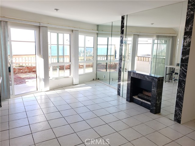 625 Esplanade, Redondo Beach, California 90277, 1 Bedroom Bedrooms, ,1 BathroomBathrooms,Residential,For Sale,Esplanade,SB23226251