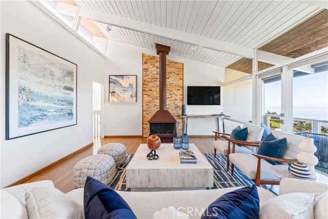 Detail Gallery Image 35 of 46 For 1961 San Remo Dr, Laguna Beach,  CA 92651 - 3 Beds | 2/1 Baths