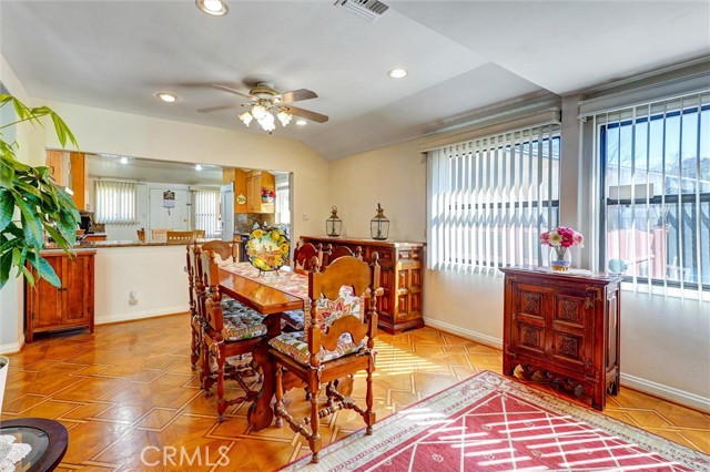 Detail Gallery Image 6 of 33 For 1350 Graynold Ave, Glendale,  CA 91202 - 3 Beds | 2 Baths