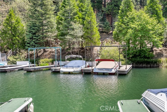 27500 HWY 189, Lake Arrowhead CA: https://media.crmls.org/medias/1a7324b4-1eb2-438b-a165-a5a7e0af5457.jpg