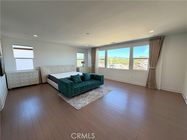 Detail Gallery Image 20 of 34 For 24217 N Corte Profundo, Valencia,  CA 91354 - 5 Beds | 5/1 Baths