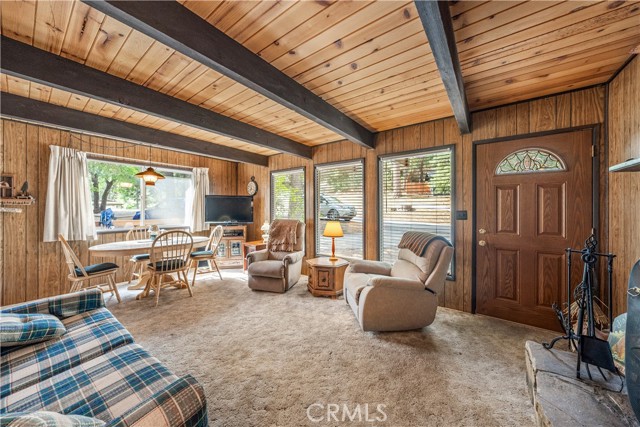 Detail Gallery Image 4 of 45 For 43344 Deer Canyon Rd, Big Bear Lake,  CA 92315 - 3 Beds | 1 Baths