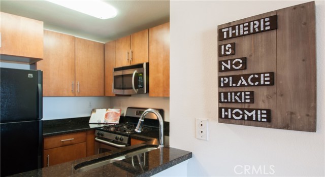 8300 Manitoba Street, Playa del Rey CA: https://media.crmls.org/medias/1a744145-7274-4fad-b7a9-f5cf014827e7.jpg