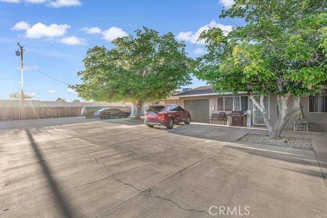 Detail Gallery Image 5 of 16 For 13250 Mohawk, Apple Valley,  CA 92308 - 7 Beds | 3 Baths