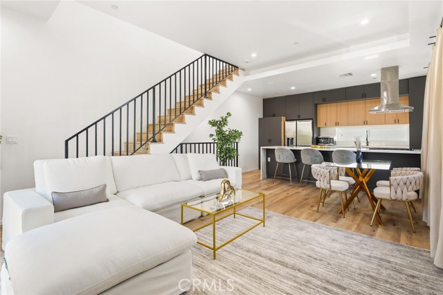 Detail Gallery Image 17 of 24 For 119 S Coroando St #1/2,  Los Angeles,  CA 90057 - 3 Beds | 2 Baths