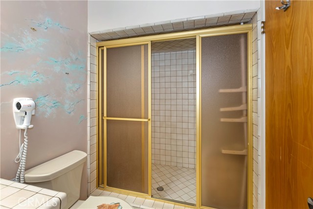 9850 Lombardy, Bloomington CA: https://media.crmls.org/medias/1a756e9a-e8e6-494b-afe2-8bfcf4b13585.jpg