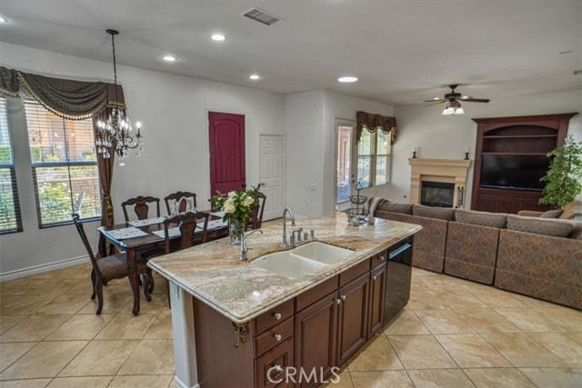 Detail Gallery Image 6 of 35 For 23724 Mahogany Ct, Valencia,  CA 91354 - 2 Beds | 2 Baths