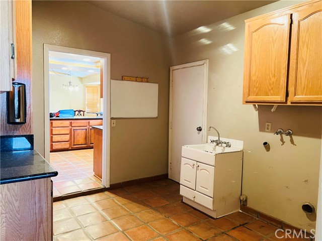 Detail Gallery Image 29 of 33 For 10335 Columbine Rd, Oak Hills,  CA 92344 - 6 Beds | 3 Baths
