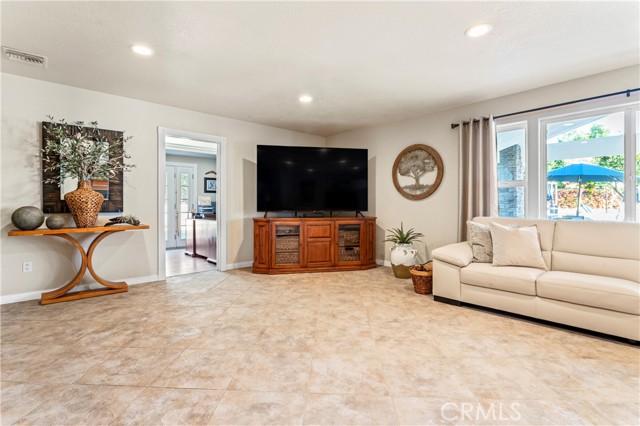 Detail Gallery Image 19 of 40 For 5737 Peridot, Rancho Cucamonga,  CA 91701 - 5 Beds | 2/1 Baths