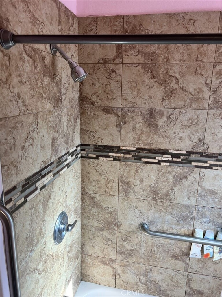 MLS #OC25109004 img 1