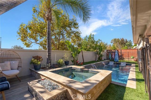 Detail Gallery Image 3 of 50 For 43043 Camino Caruna, Temecula,  CA 92592 - 5 Beds | 2/1 Baths