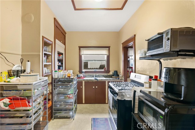 Detail Gallery Image 21 of 35 For 108 N Pacific Coast Hwy, Redondo Beach,  CA 90277 - 2 Beds | 1 Baths