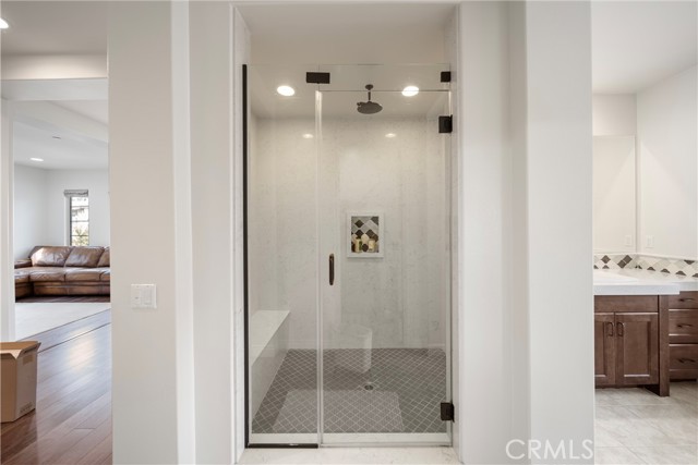 Detail Gallery Image 36 of 46 For 9 Spanish Moss, Irvine,  CA 92602 - 6 Beds | 5 Baths