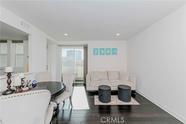 Detail Gallery Image 11 of 39 For 436 S Virgil Ave #403,  Los Angeles,  CA 90020 - 2 Beds | 2 Baths