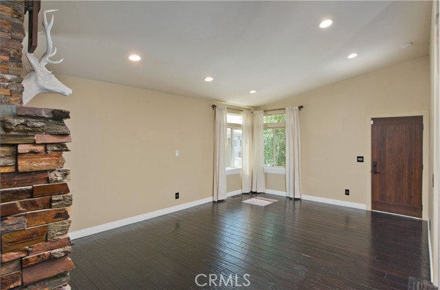 15455 Glenoaks Boulevard, 67 photo 6