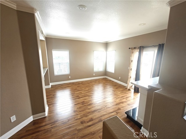 Detail Gallery Image 9 of 23 For 1095 S San Marino Way, Anaheim,  CA 92808 - 3 Beds | 2 Baths