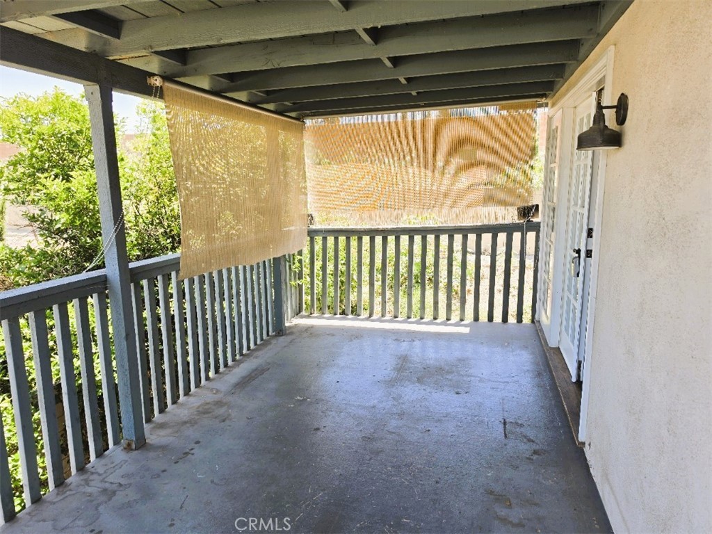 https://media.crmls.org/medias/1a7af0a6-ef13-4ccd-8270-05b1647a6b29.jpg?preset=X-Large