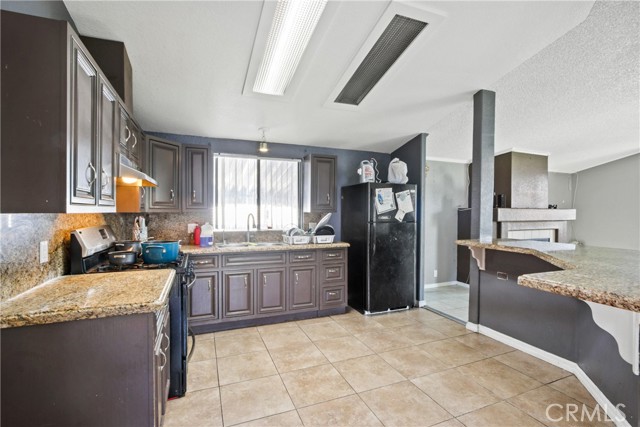 Detail Gallery Image 12 of 25 For 320 N Park Vista #26, Anaheim,  CA 92806 - 3 Beds | 2 Baths