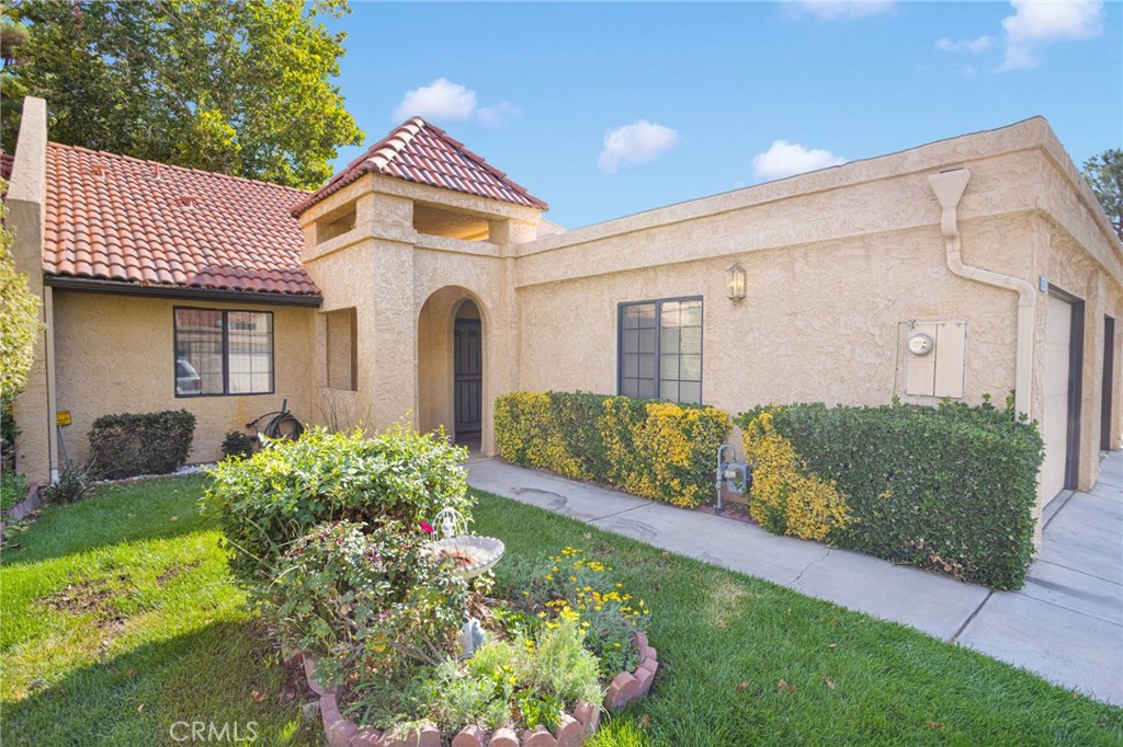 19127 Elm Drive