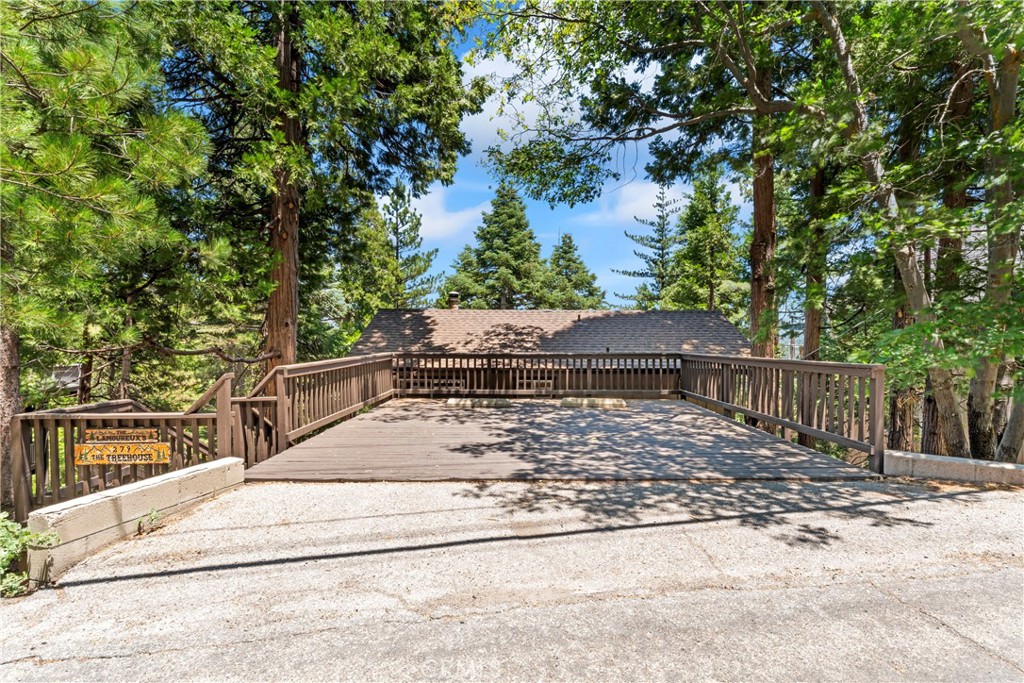 https://media.crmls.org/medias/1a7baa48-aa56-4844-bace-49b5fd72431d.jpg?preset=X-Large