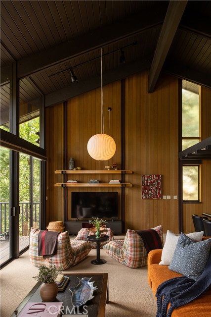 Detail Gallery Image 5 of 27 For 287 Grizzly, Lake Arrowhead,  CA 92352 - 3 Beds | 2/1 Baths