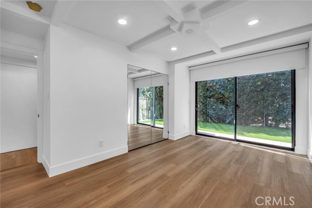 Detail Gallery Image 8 of 28 For 1531 Wellesley, Los Angeles,  CA 90025 - 4 Beds | 3 Baths