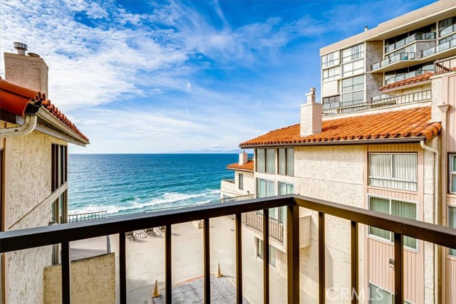 555 Esplanade, Redondo Beach, California 90277, 2 Bedrooms Bedrooms, ,2 BathroomsBathrooms,Residential,Sold,Esplanade,SB23039373