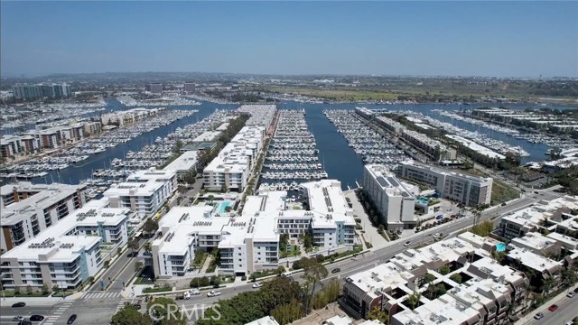 Detail Gallery Image 36 of 37 For 4050 via Dolce #341,  Marina Del Rey,  CA 90292 - 4 Beds | 3/1 Baths