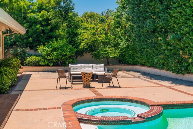 30243 Avenida Selecta, Rancho Palos Verdes CA: https://media.crmls.org/medias/1a7d5856-bd80-4ab3-8316-fdba015f46ab.jpg