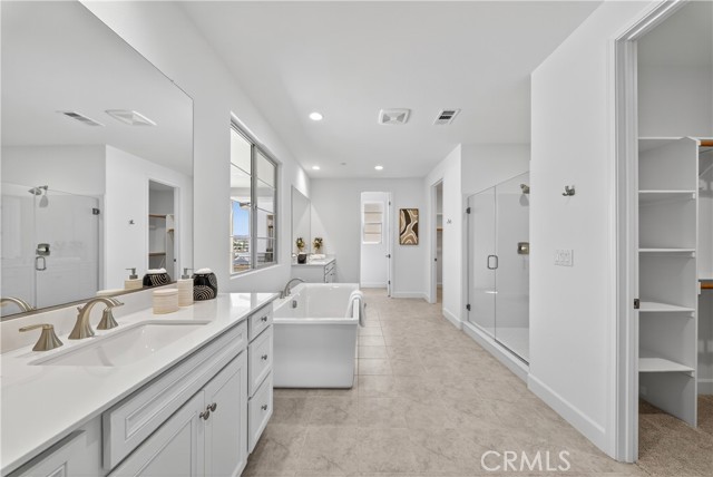 21219 Currant Ct, Chatsworth CA: https://media.crmls.org/medias/1a7e4574-0b4c-4846-b218-ac62c2996ece.jpg