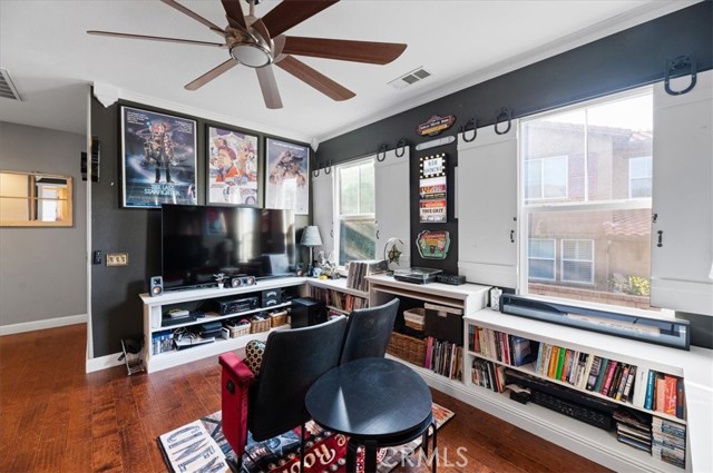22517 Skipping Stone Drive, Saugus CA: https://media.crmls.org/medias/1a7f285d-5f01-40c4-b638-31ee98fb8e79.jpg