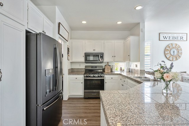 Detail Gallery Image 12 of 41 For 30414 Sequoia Ct, Castaic,  CA 91384 - 5 Beds | 2/1 Baths