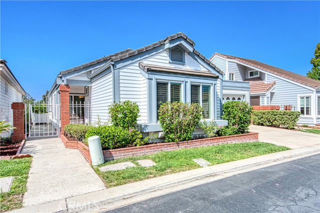 Detail Gallery Image 3 of 46 For 28139 Alava, Mission Viejo,  CA 92692 - 2 Beds | 2 Baths