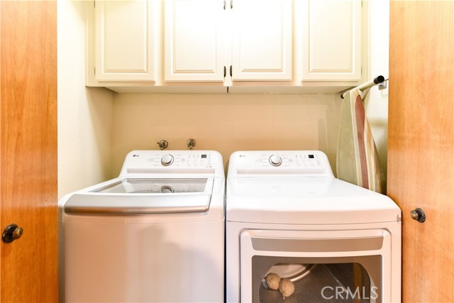 Detail Gallery Image 12 of 16 For 2890 Huntington #110,  Fresno,  CA 93721 - 3 Beds | 2/1 Baths