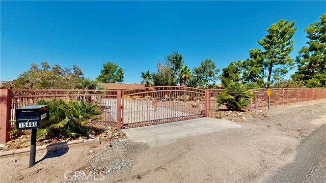 15460 Mandan Road, Apple Valley CA: https://media.crmls.org/medias/1a81a679-c1ed-478e-b817-ab4cd09d3edf.jpg