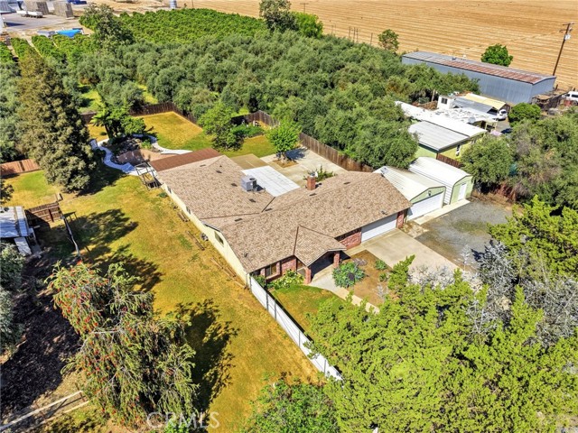 Detail Gallery Image 9 of 68 For 24053 Road 212, Lindsay,  CA 93247 - 3 Beds | 2 Baths