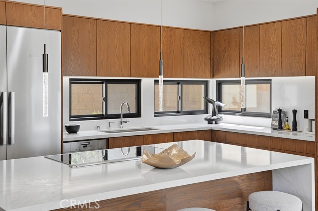 Detail Gallery Image 32 of 72 For 5108 Gordon Ln, San Diego,  CA 92109 - 4 Beds | 5/1 Baths