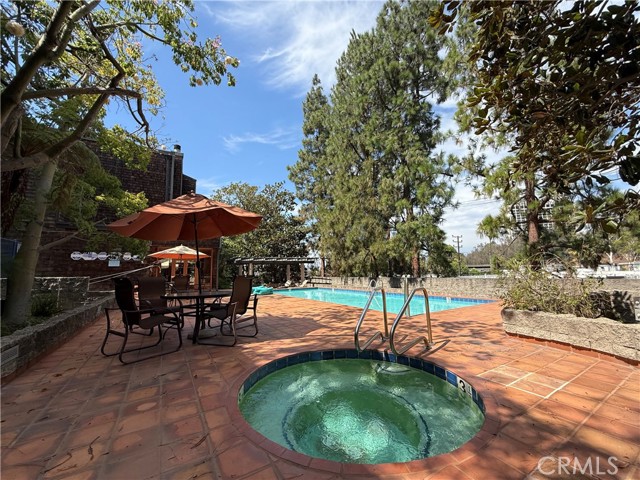 Detail Gallery Image 25 of 26 For 3884 Fredonia Dr #F,  Los Angeles,  CA 90068 - 2 Beds | 3 Baths