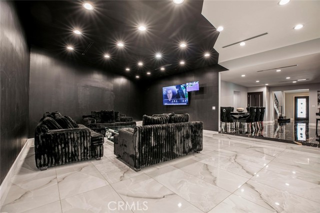 17800 Raymer Street, Sherwood Forest CA: https://media.crmls.org/medias/1a82bee1-c994-4c48-9cee-5e5a1ce2fedf.jpg