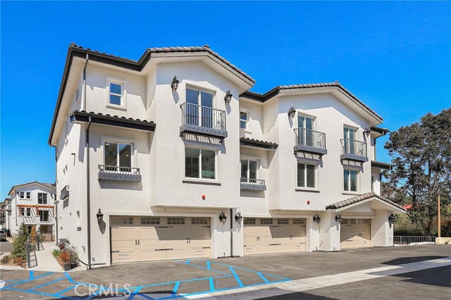 8 Bethpage Lane, Phillips Ranch CA: https://media.crmls.org/medias/1a830093-445d-4311-b2c9-6d6f56cd25f1.jpg