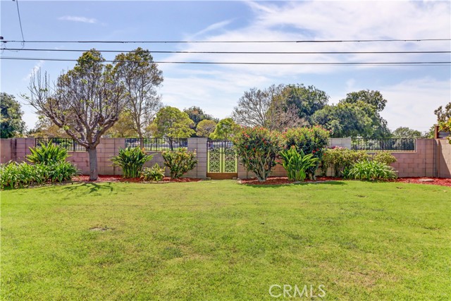 Detail Gallery Image 14 of 71 For 16591 Busby Ln, Huntington Beach,  CA 92647 - 5 Beds | 2 Baths