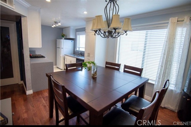 Detail Gallery Image 13 of 30 For 6912 Remmet Ave #5,  Canoga Park,  CA 91303 - 2 Beds | 2/1 Baths