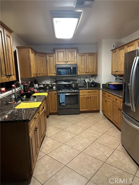 Detail Gallery Image 5 of 19 For 1201 E Elizabeth, Barstow,  CA 92311 - 4 Beds | 2 Baths