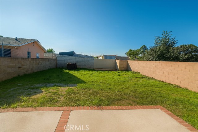 Detail Gallery Image 14 of 15 For 1049 Sanford Ave, Wilmington,  CA 90744 - 3 Beds | 2 Baths